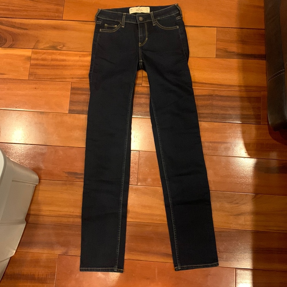dark blue hollister jeans size w24 L32